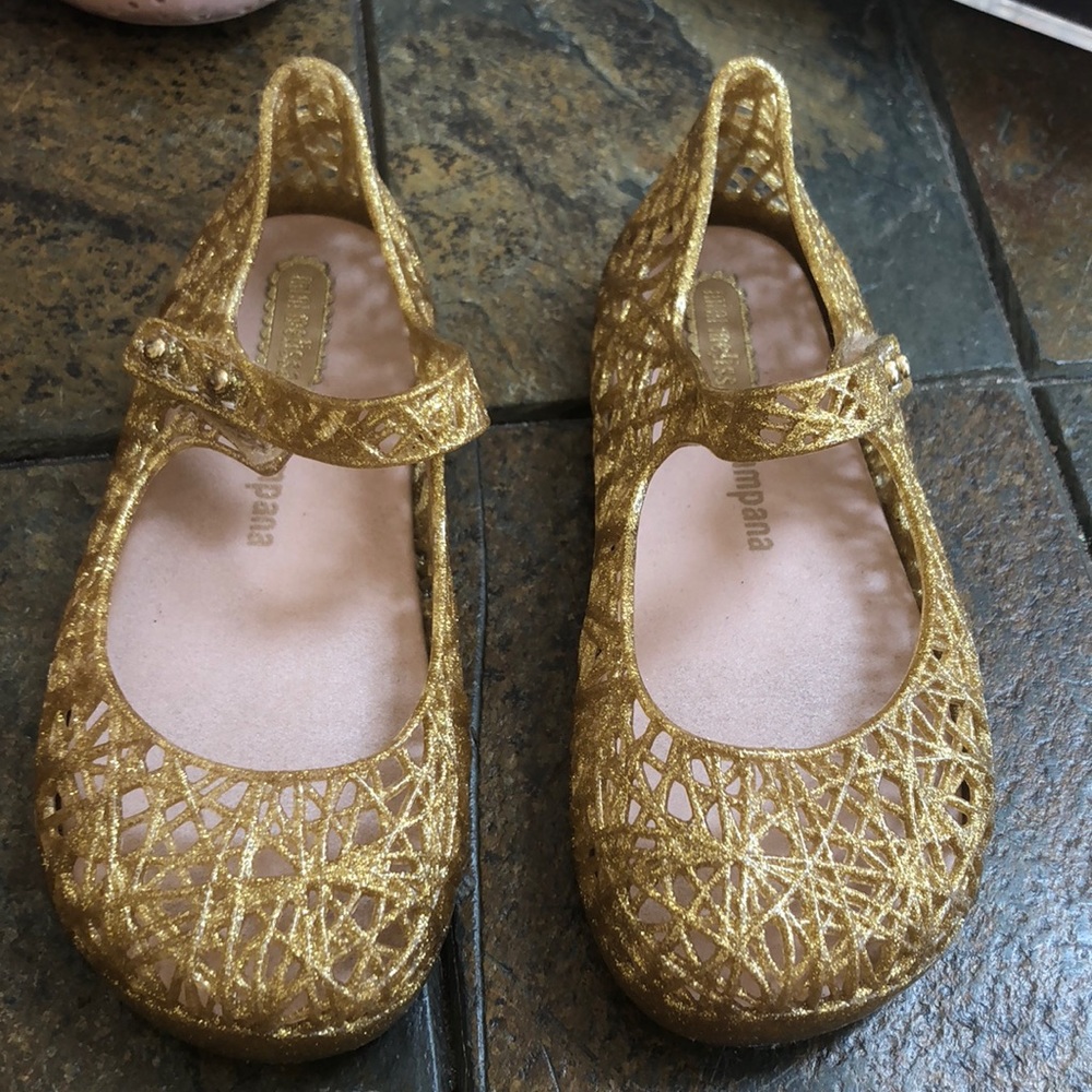 Size 9 gold Mini Melissa “Campana” jelly shoes